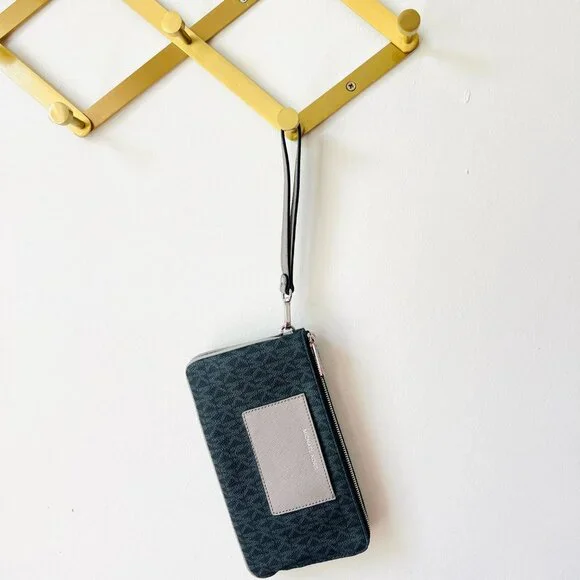 Michael Kors Bedford Large Double Zip Wristlet NWT - Picture 2 of 7